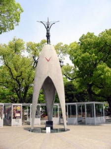 Children's Peace Statue, Sadako and the thousand paper cranes