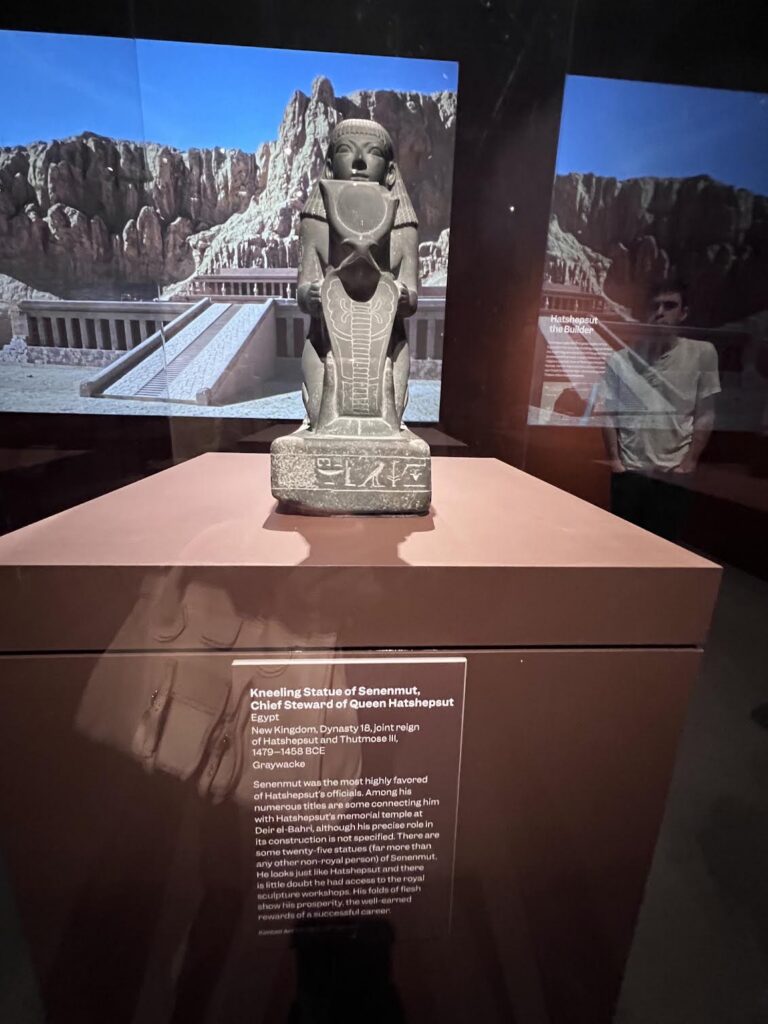 Kneeling statue of Senenmut description at MFA Boston
