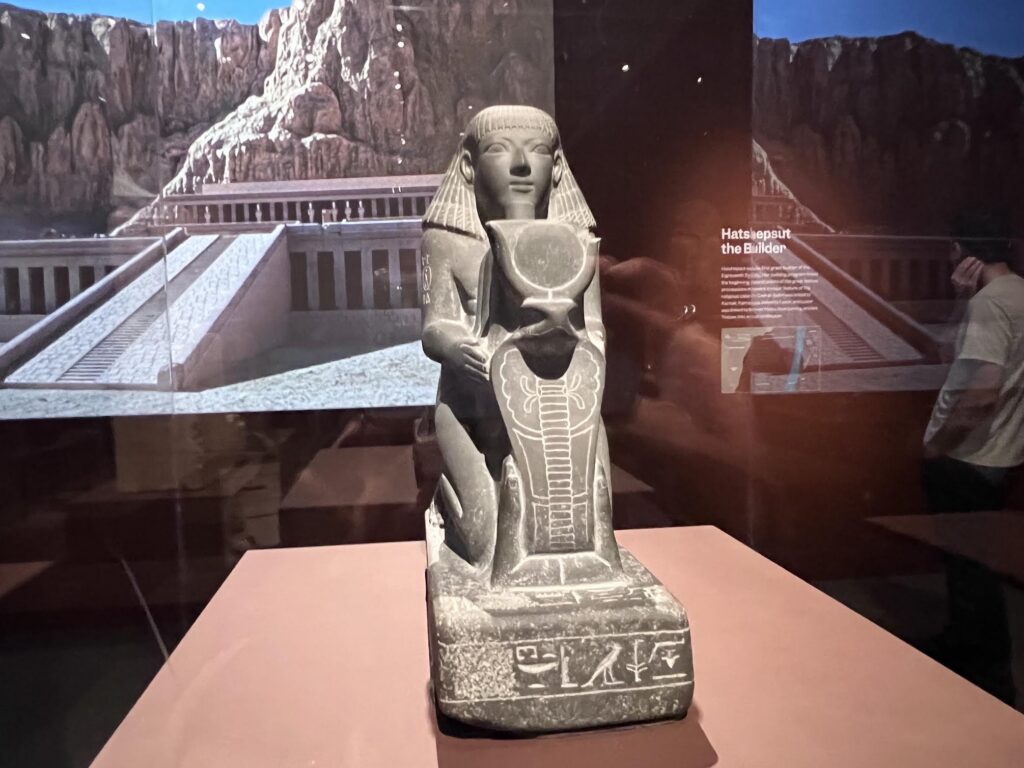 Kneeling statue of Senenmut