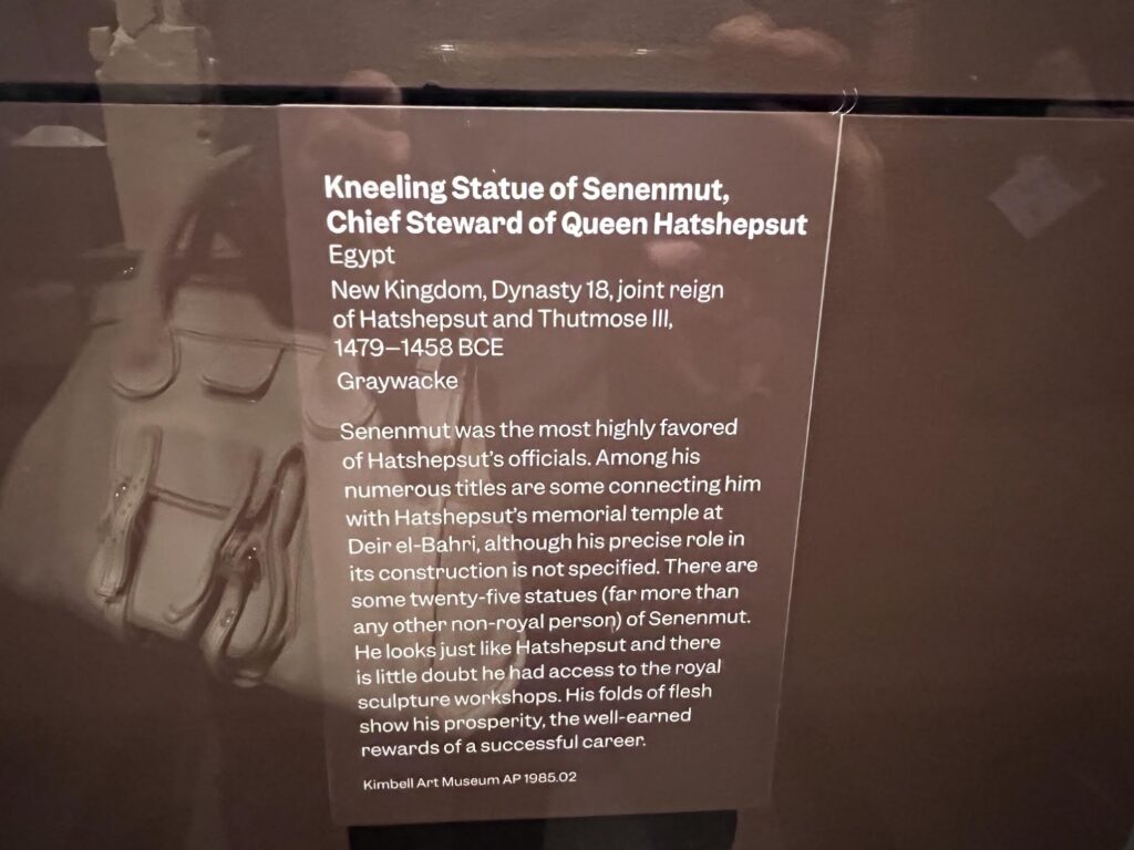 Kneeling statue of Senenmut description