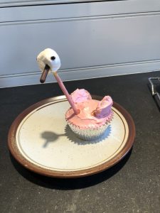DIY pink flamingo cupcakes