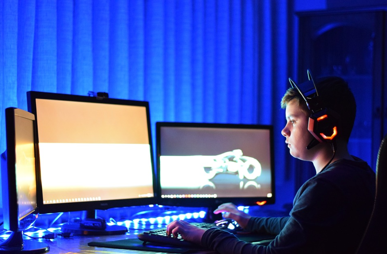 6 Ways to Protect Your Child From Online Grooming - Pragmatic Mom