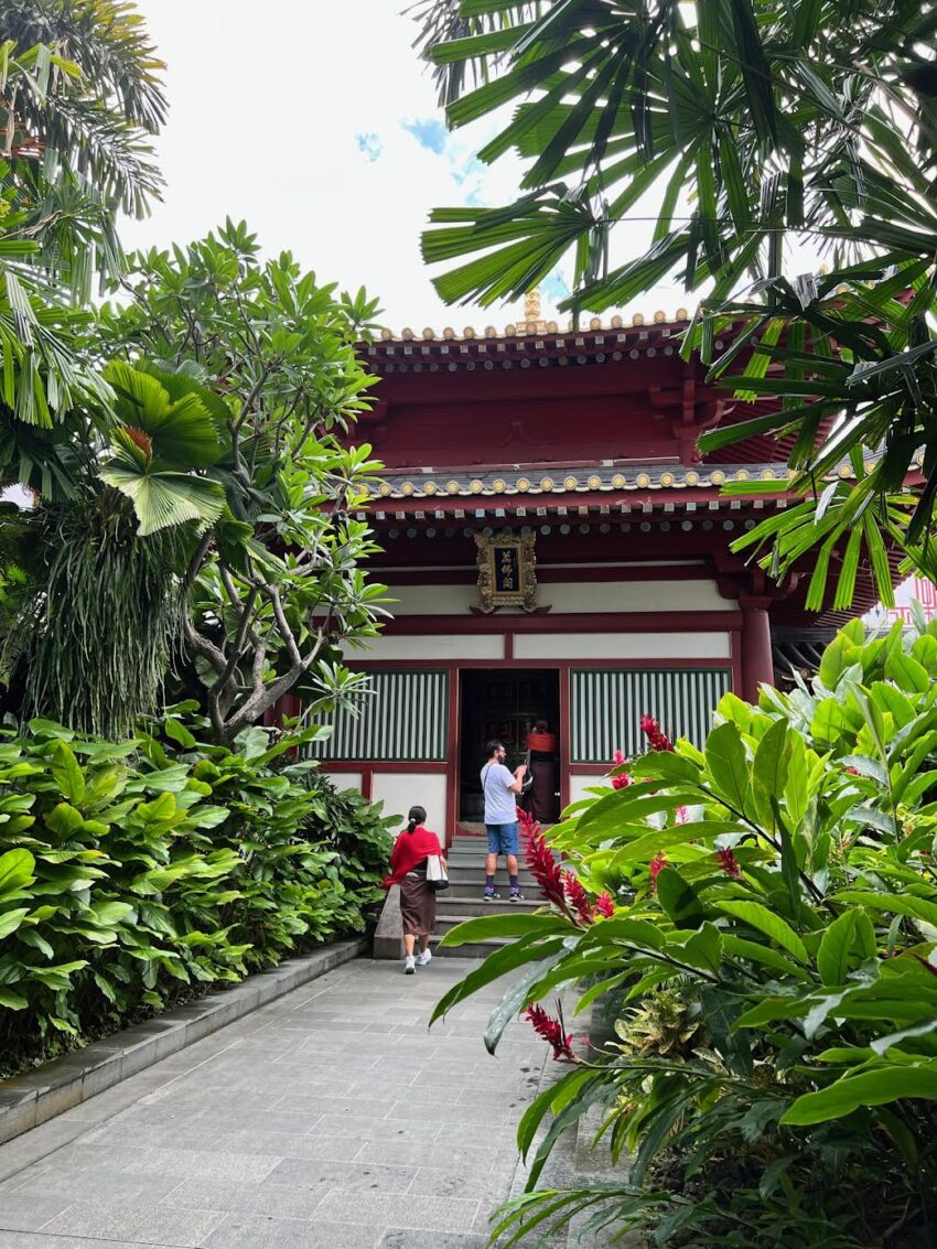 Buddha Tooth Relic Temple in Singapore's Chinatown
